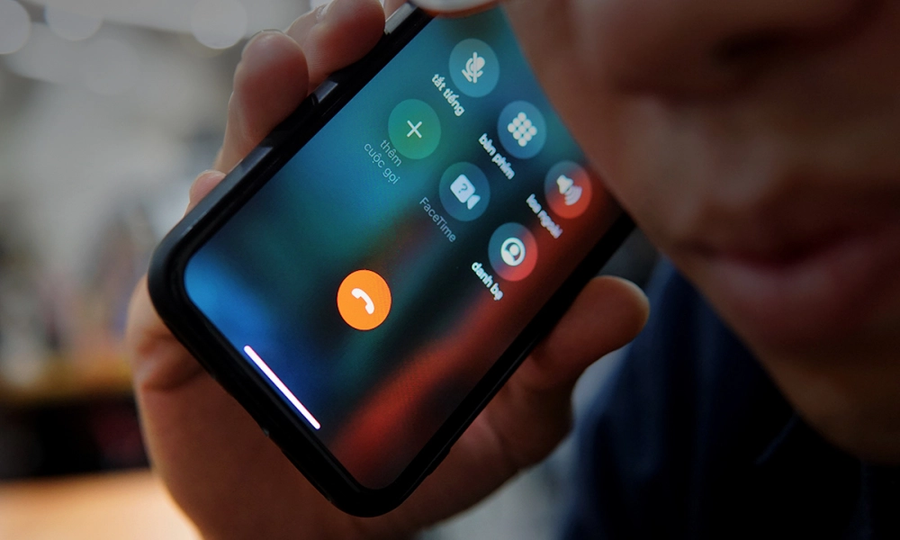 Phòng An ninh mạng và phòng chống tội phạm sử dụng công nghệ cao, Công an thành phố Hà Nội khuyến cáo người dân trước những cuộc gọi giả danh nhân viên ngân hàng gọi điện hỗ trợ khóa tài khoản, thẻ. (Hình ảnh mang tính chất minh họa)