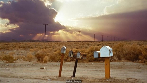 Chiếc Grumman F6F Hellcat cuối cùng bị rơi tại ngoại ô Palmdale của Los Angeles.