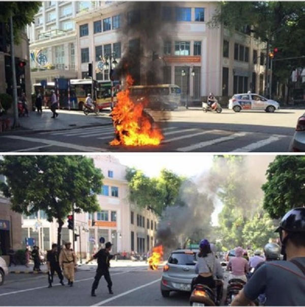 Chiếc xe bị bốc cháy trên phố Tràng Tiền. Ảnh Otofun.