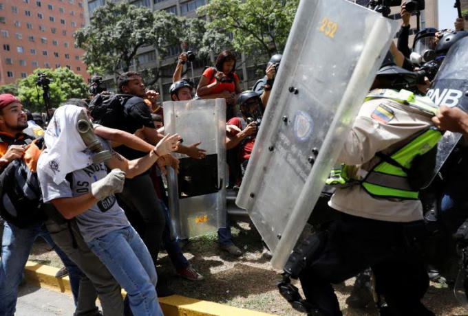 Venezuela: L&agrave;n s&oacute;ng biểu t&igrave;nh chống ch&iacute;nh phủ lan rộng