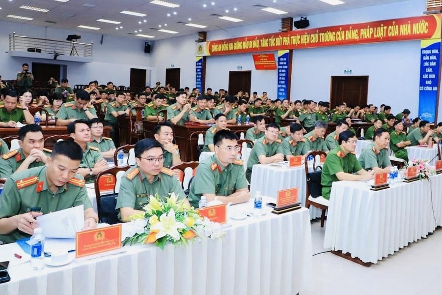 Các đại biểu tham dự Hội nghị.