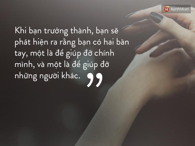 Bạn bè giúp đỡ nhau là lẽ thường trong cuộc sống - Ảnh Kênh 14