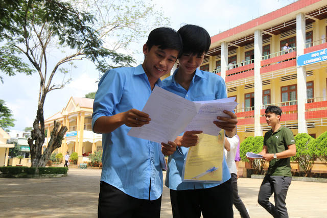 Th&iacute; sinh tỉnh Đắk N&ocirc;ng trong kỳ thi THPT năm 2018.