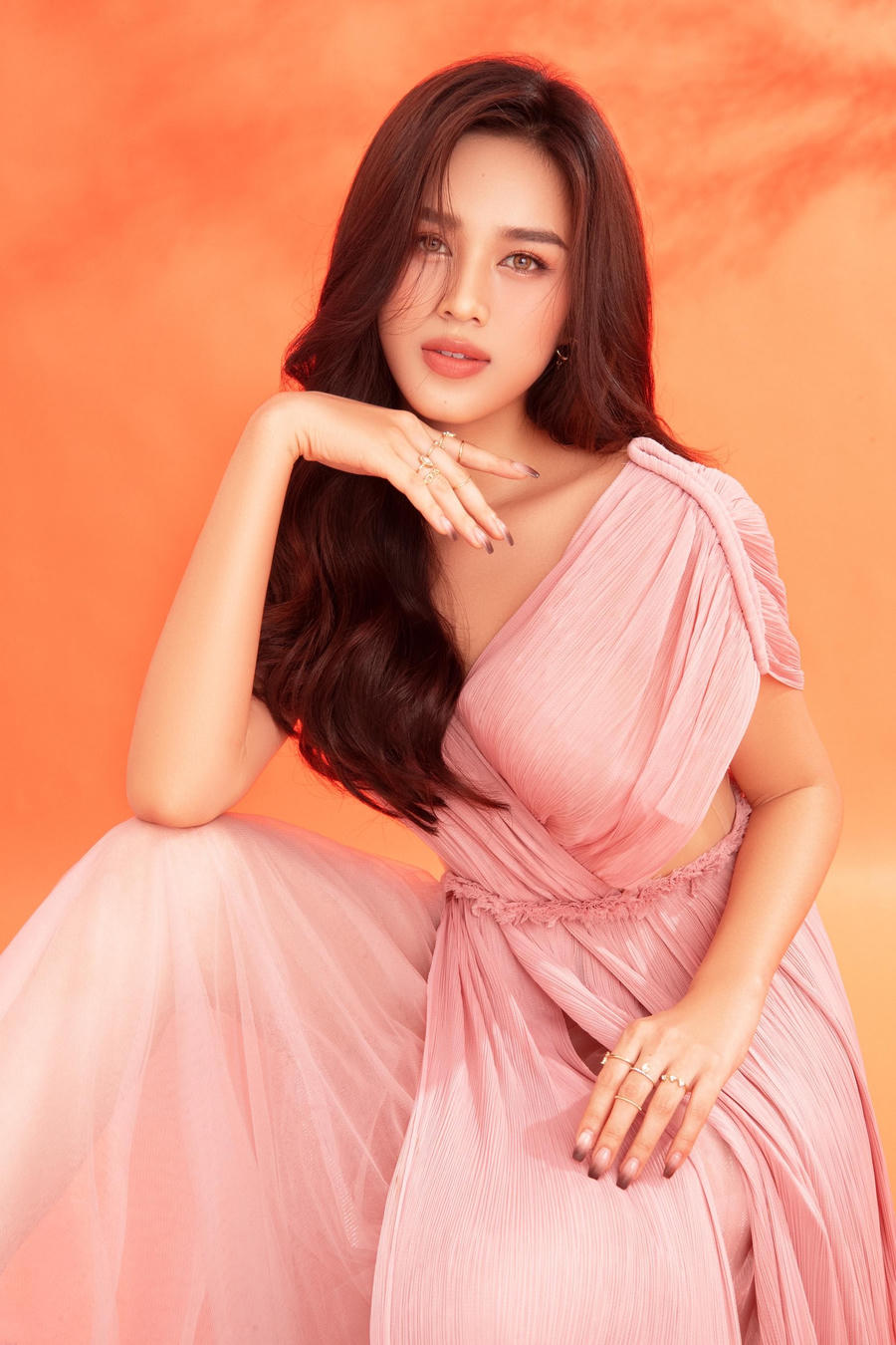 Sau vòng phỏng vấn kín, Đỗ Thị Hà và các thí sinh trong Top 40 sẽ cùng tập luyện trong 2 ngày 14 và 15/3 trước khi cùng bước vào đêm Chung kết Hoa Hậu Thế Giới 2021 vào ngày 16/3.