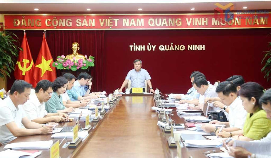 Ban Thường vụ Tỉnh ủy Quảng Ninh tổ chức hội nghị kiểm điểm, đánh giá kết quả công tác 6 tháng đầu năm và thảo luận các nhiệm vụ trọng tâm cho 6 tháng cuối năm 2025. Ảnh: Thu Chung.
