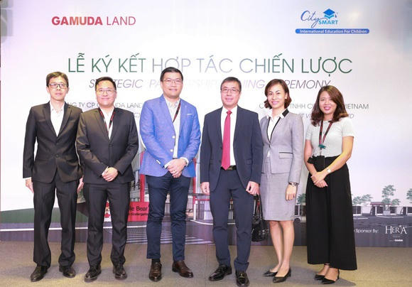 Sự hợp tác chiến lược giữa hai công ty sẽ mang đến Không gian sống hoàn hảo không chỉ là sự đầy đủ về tiện nghi hay tính đẳng cấp mà còn ở sự đầu tư cho môi trường giáo dục - yếu tố đảm bảo sự phát triển bền vững cho thế hệ tương lai.