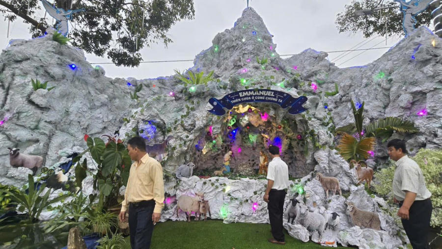 Người dân xã Ea Drông phấn khởi đón Giáng sinh an lành