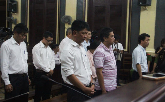 Các bị cáo tại tòa. (Ảnh: báo Người lao động)