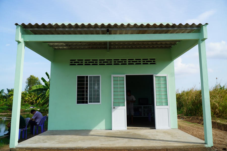 Căn nhà khang trang vừa BĐBP và Hội khuyến học tỉnh Sóc Trăng hỗ trợ.