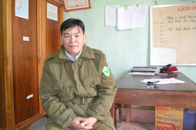 Anh Phù Văn Dân, trưởng công an xã Tân Bắc nhắc về Tác "lâm". (ảnh: Phàn Giào Họ)