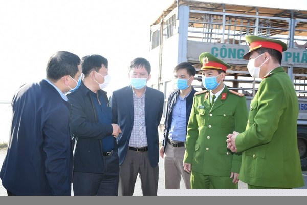 Lãnh đạo TP Hải Phòng kiểm tra các chốt kiểm soát chiều 6/2