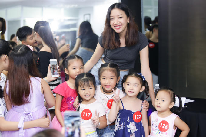 Tr&agrave; My Next Top lần đầu tham gia chấm casting model nh&iacute;