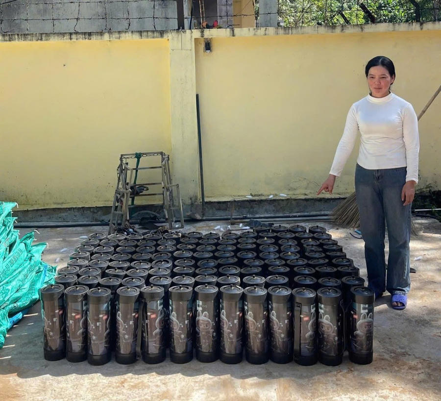 Đối tượng Trần Thị Sín cùng tang vật