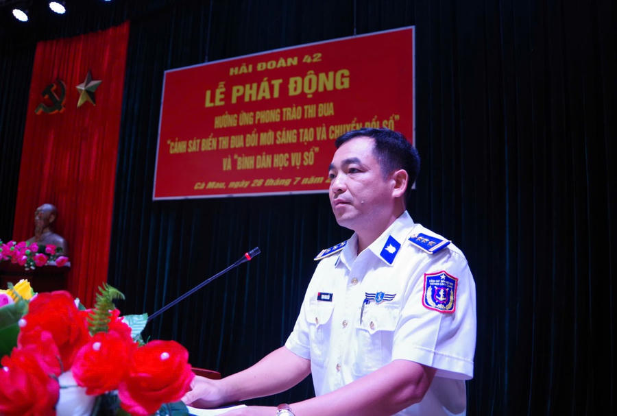 Thượng tá Trịnh Minh Hiển phát biểu chỉ đạo tại buổi lễ.