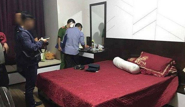 Cơ quan chức năng đang khám nghiệm hiện trường vụ án (Zing.vn).