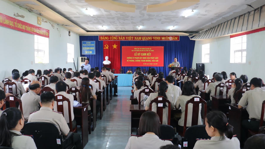 Toàn cảnh buổi Lễ cam kết.