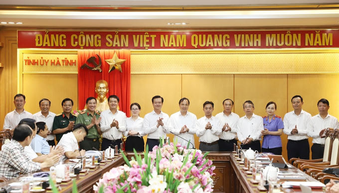 Các thành viên Ban Chỉ đạo phòng, chống tham nhũng, tiêu cực tỉnh Hà Tĩnh
