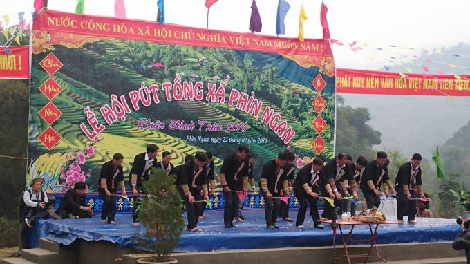 Độc đáo Lễ hội Bút Tồng của người Dao xã Phìn Ngan. Ảnh: Hoàng Diệp.