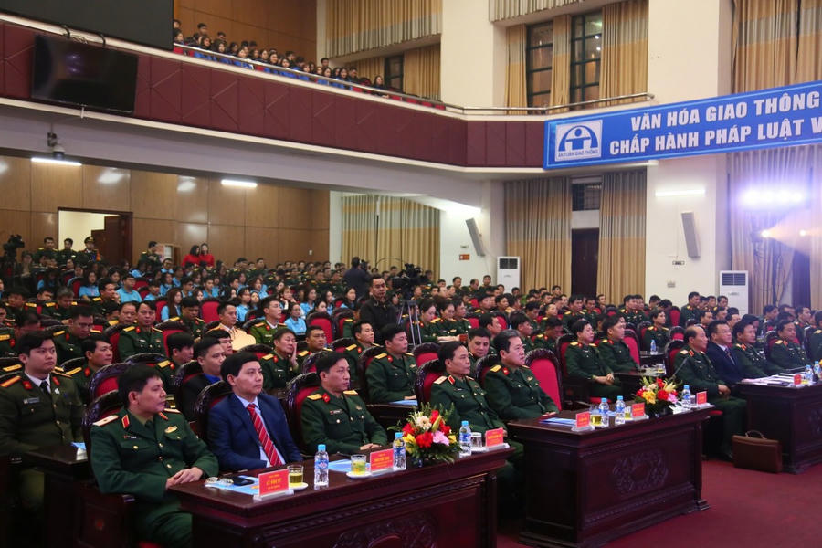 Các đại biểu tham dự chương trình