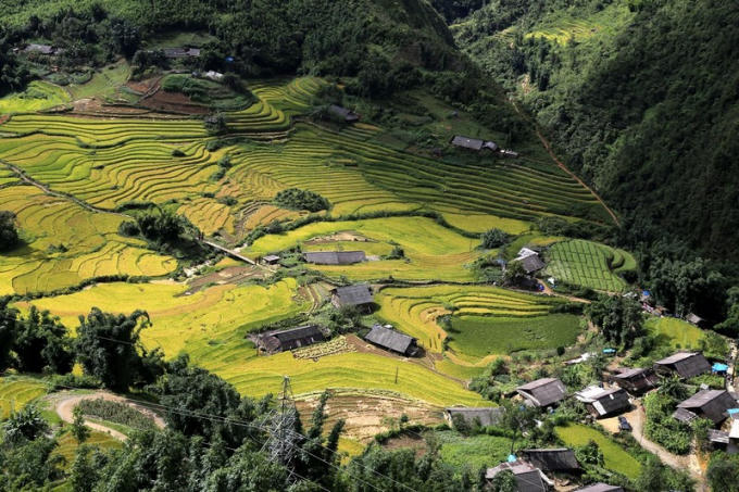 Kh&aacute;m ph&aacute; vẻ đẹp thung lũng Mường Hoa từ tr&ecirc;n cao, bạn thử chưa?
