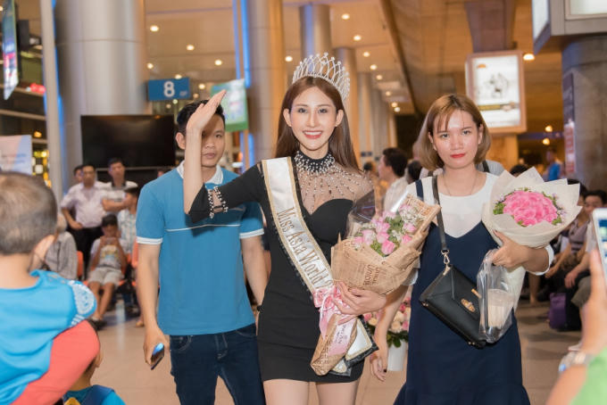 Chi Nguyễn mới một mình trở về quê nhà trong vòng tay của người thân và các khán giả hâm mộ…