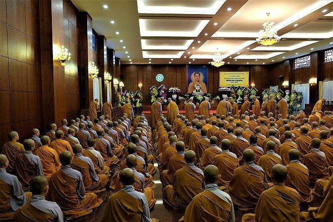 Hơn 500 tăng ni, phật tử hành lễ tưởng niệm Chủ tịch nước Trần Đại Quang.