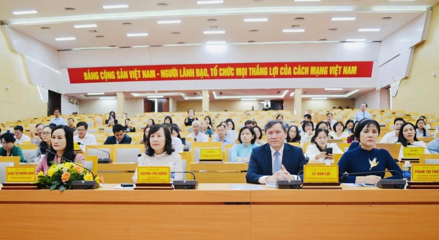 Các đại biểu tham dự tọa đàm.