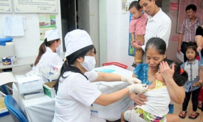 Làm gì sau tiêm chủng để hạn chế rủi ro!