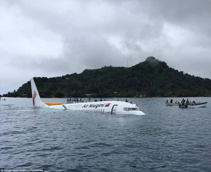 Máy bay khởi hành từ đảo Pohnpei, Micronesia đến thủ đô Port Moresby, Papua New Guinea thì gặp sự cố khi chuẩn bị hạn cánh xuống sân bay quốc tế Chuuk trên đảo Weno, Micronesia. Nguyên nhân xảy ra vụ việc đáng tiếc trên đang được điều tra làm rõ.