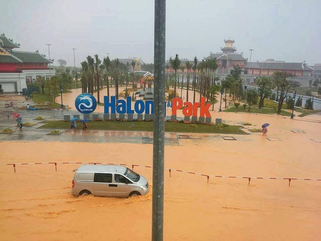 Khu du lịch mới khánh thành tại TP Hạ Long cũng bị ngập trong nước.