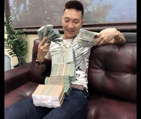 bat-ngo-nguon-goc-biet-danh-cua-huan-hoa-hong_91424967