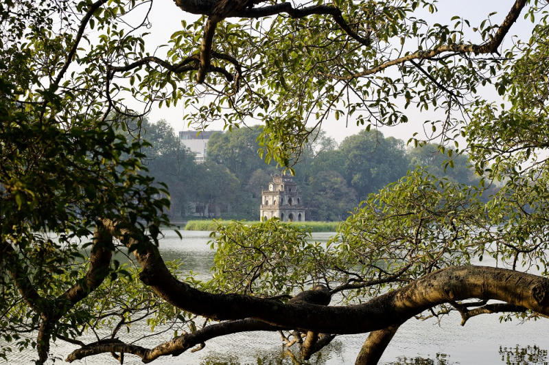 Hà Nội có nắng ấm trước khi đón đợt gió mùa đông bắc mới.