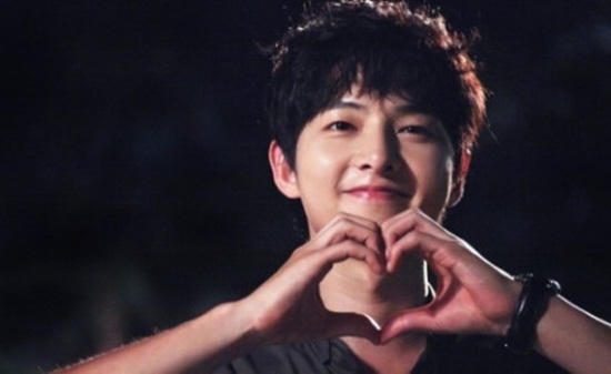 Sau đó, anh cũng khiến giới trẻ "điên đảo" khi tham gia vào Nice Guy, Vai diễn chàng sói trong "A Werewolf Boy" .