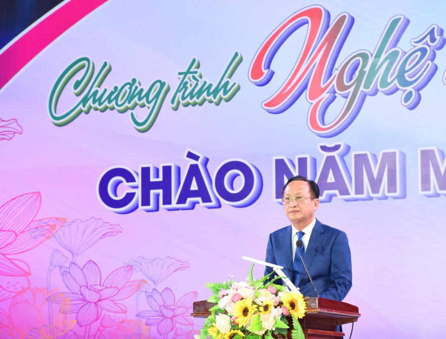 Ông Phạm Văn Thiều - Phó Bí thư Tỉnh ủy, Chủ tịch UBND tỉnh Bạc Liêu, phát biểu phát động phong trào thi đua.