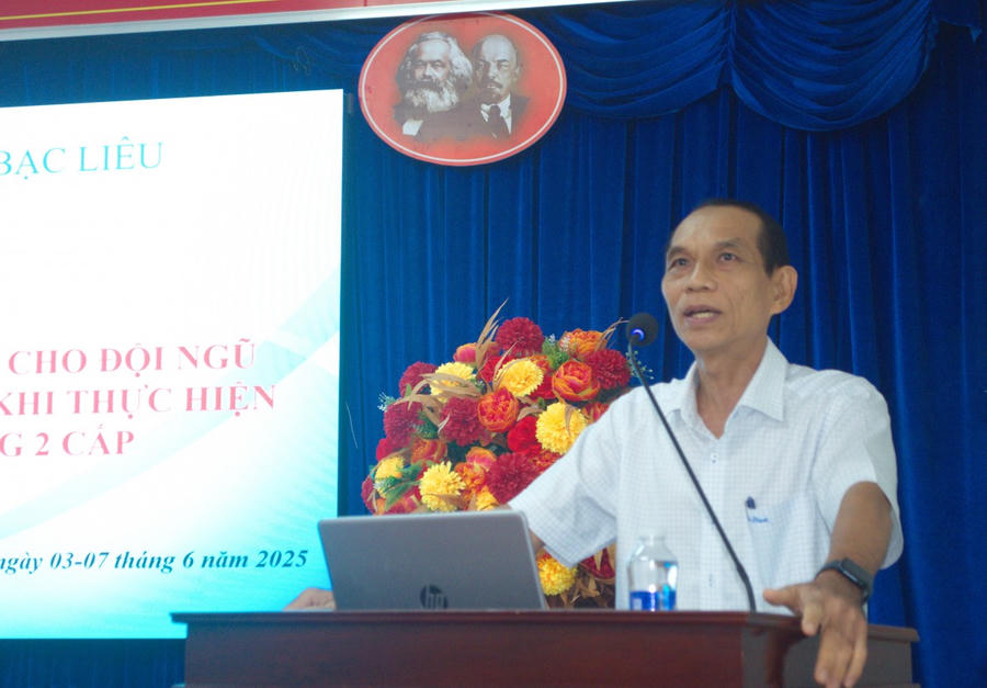Ông Trần Minh Đức - Phó Giám đốc Sở Tư pháp Bạc Liêu, phát biểu khai mạc Hội nghị tập huấn.