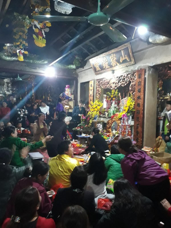 Nhiều nét đẹp trong tín ngưỡng văn hóa hầu đồng được thể hiện tại đền Chúa Thác Bờ.