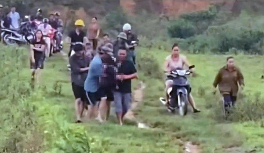 Sét đánh nữ sinh N. tử vong.