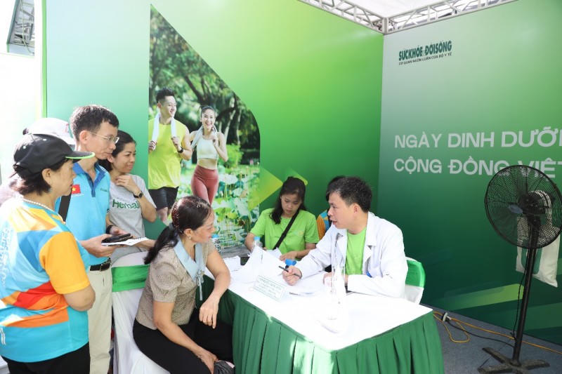 Tham dự ngày hội, người dân sẽ được các chuyên gia dinh dưỡng chia sẻ, hỗ trợ tư vấn sức khỏe miễn phí.