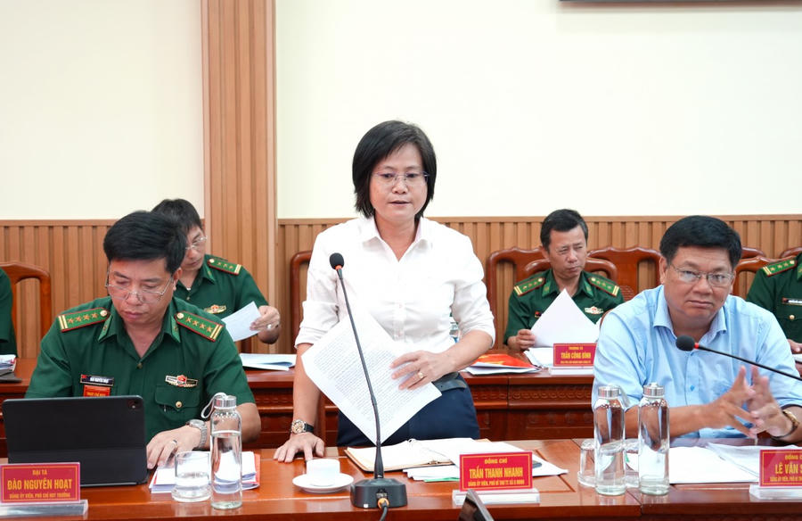 Bà Trần Thanh Nhanh - Phó Bí thư Thường trực Đảng ủy xã U Minh phát biểu tại Hội nghị.