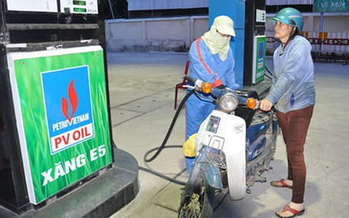 Từ ngày 1/1/2018 xăng E5 được bán đại trà trên toàn quốc(ảnh minh họa: KT)