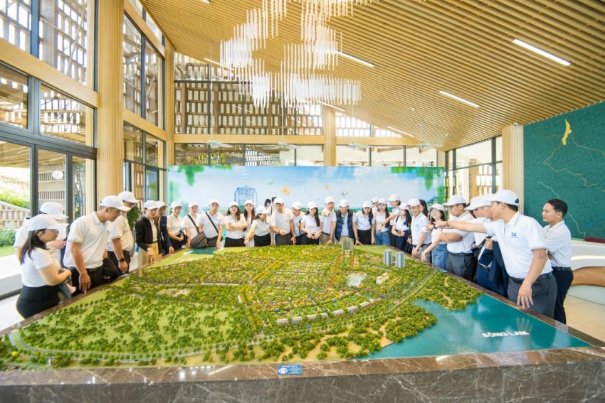 Các đoàn tham quan dự án Eco Central Park