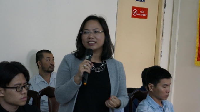 Những người trong Ban điều hành đường sách trình bày tại buổi họp báo.