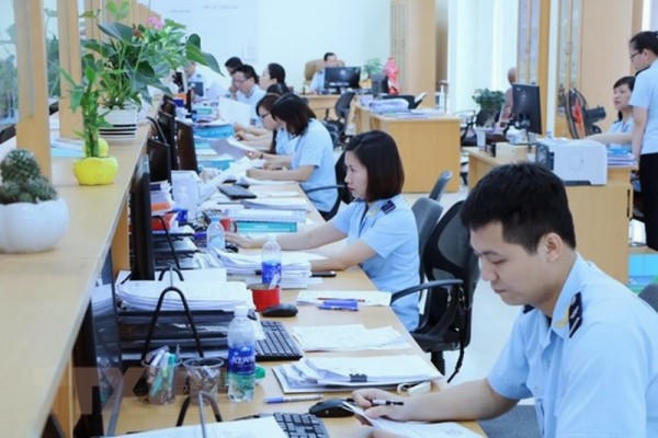 Hà Nội đề xuất chi thu nhập tăng thêm cho cán bộ, công chức, viên chức từ năm 2026 (Ảnh minh hoạ).