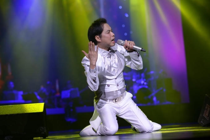 Ngọc Sơn thăng hoa hết mình trong đêm  "Tình xuân Bolero"