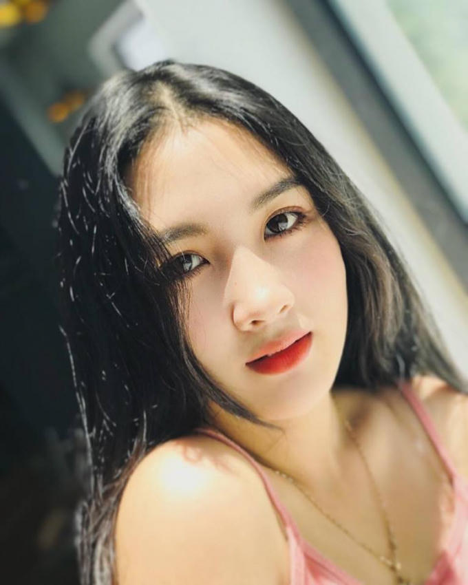 Được biết, ngôi trường nơi Lan Anh đang theo học - Trường Đại học Sài Gòn cũng có rất nhiều nữ sinh xinh đẹp, học giỏi nổi tiếng.