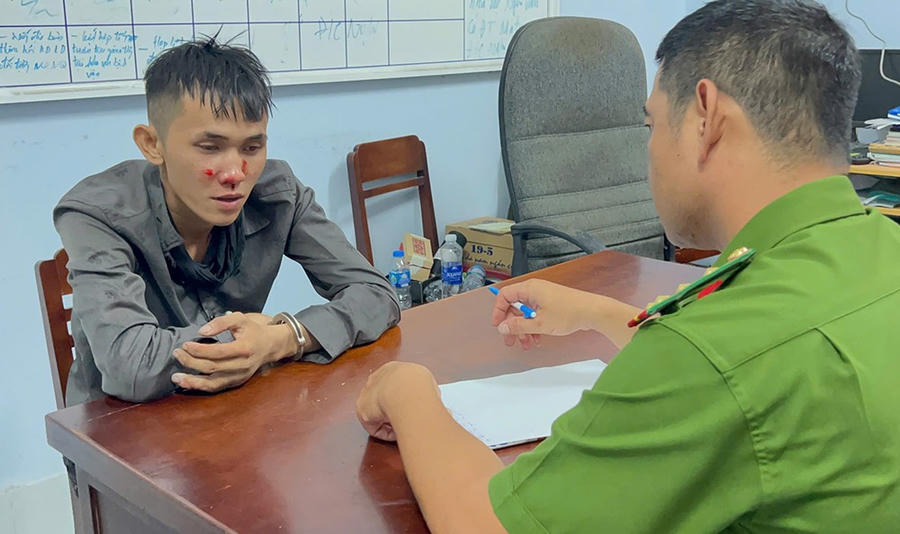 Đối tượng Trần Phương Thịnh tại cơ quan Công an (Ảnh: Công an An Giang).