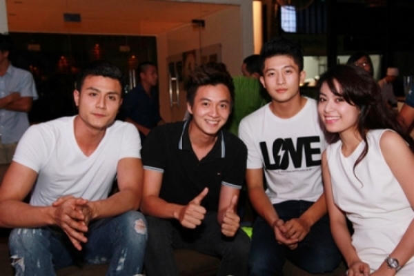 Hoàng Thùy Linh và Vĩnh Thụy thân thiết với nhau kể từ sau khi đóng chung bộ phim Thần tượng (2013). Ảnh: internet.