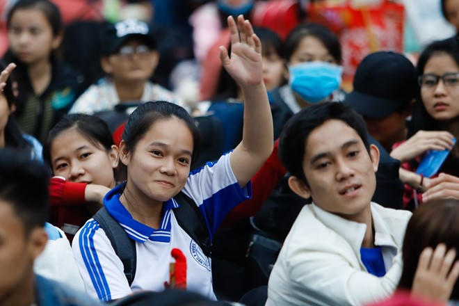 Cảm nhận chung của các em là niềm hạnh phúc và sung sướng khi được về quê đón Tết mà không phải chịu kinh phí di chuyển. Trên xe cũng được chuẩn bị đồ ăn nhẹ, nước uống cho hành trình dài.