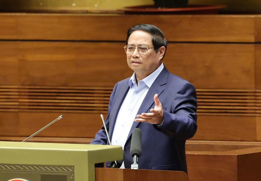 Thủ tướng Chính phủ Phạm Minh Chính đưa ra các nhiệm vụ, giải pháp chủ yếu của năm 2025 và giai đoạn 2026-2030. Ảnh: VGP.