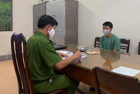 Đối tượng tại cơ quan công an